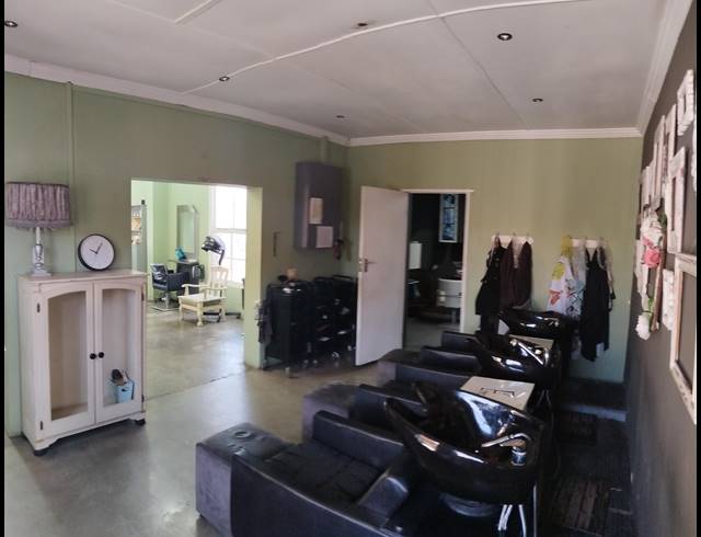 BEDROOM FREESTANDING FOR SALE IN CANNON HILL